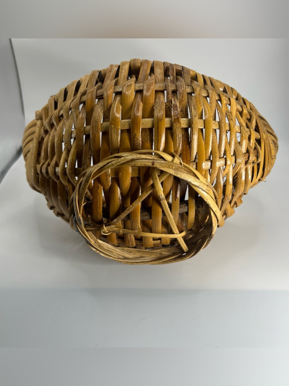Vintage Small Buttocks Basket Splint Wood Egg Gathering Primitive Twig Handle 8" - Picture 6 of 13